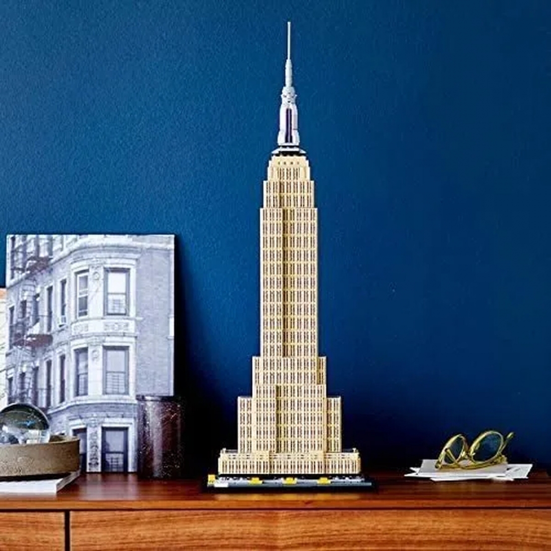 Lego Stick-On Magnet Empire State Building